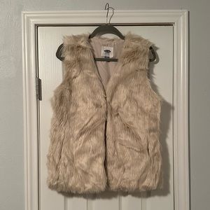Old navy cream tan faux fur vest size medium